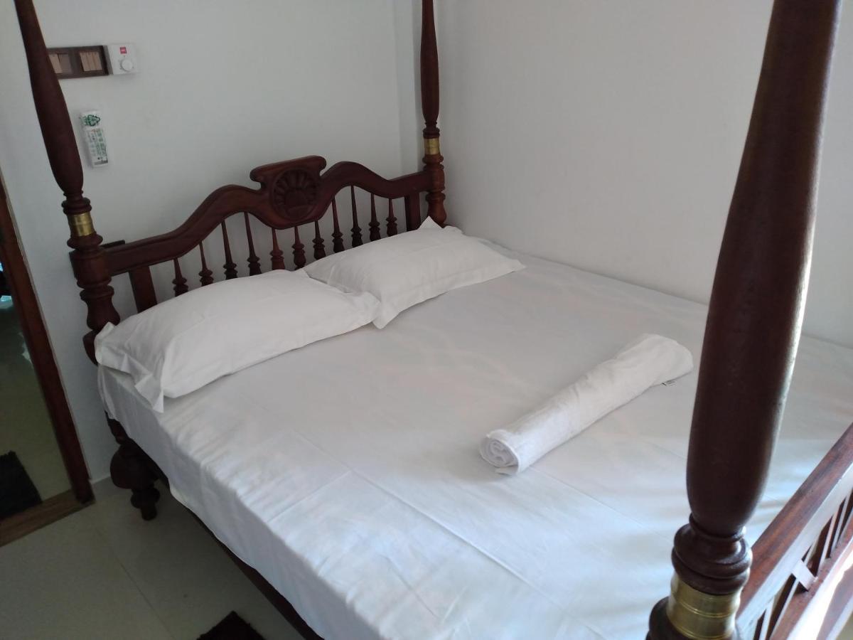 Golden Villa Ambalangoda  Esterno foto